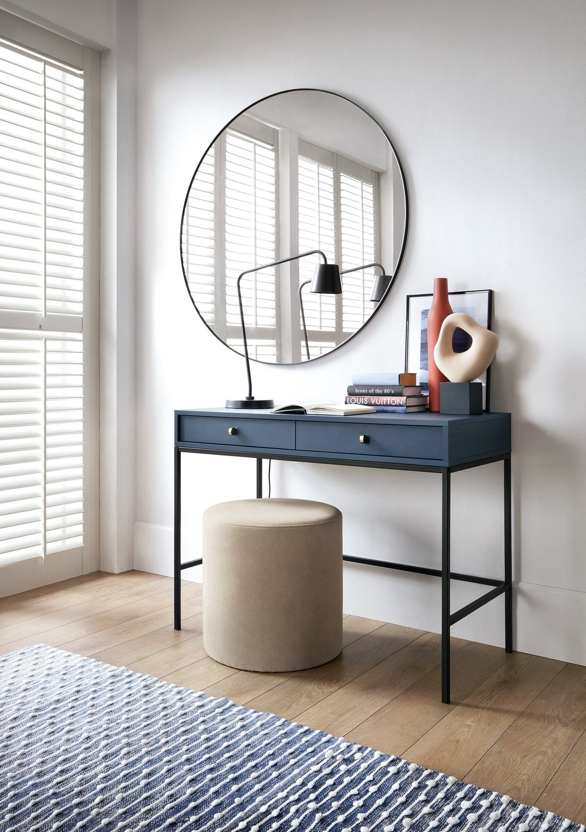Kviat Dressing Table 104x78 cm, Modern Style – in a room setting
