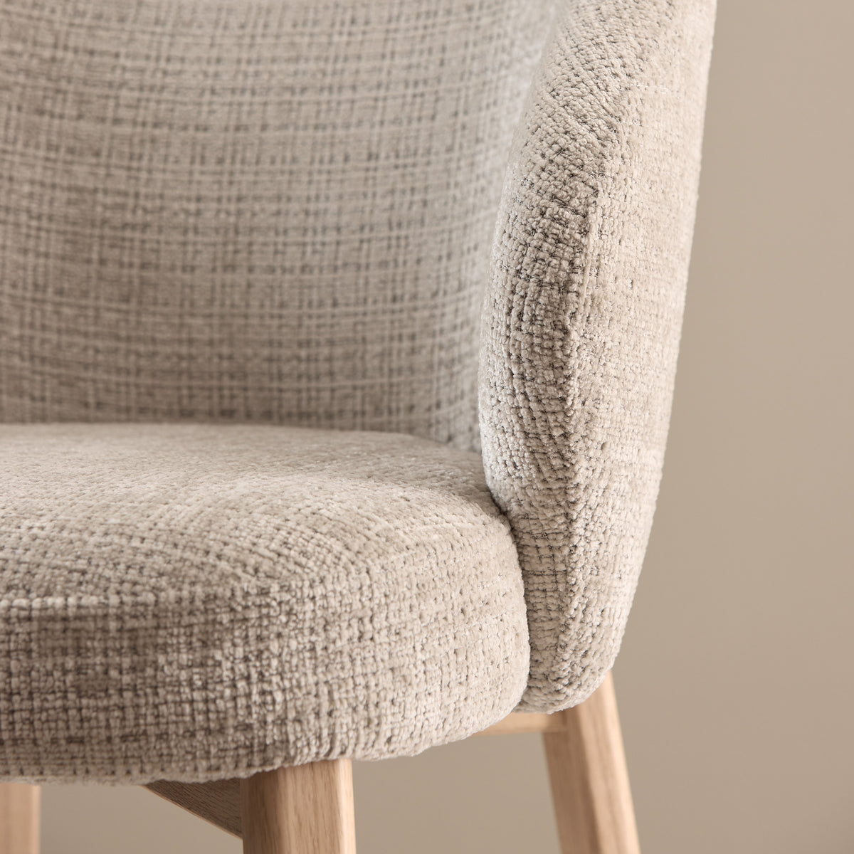 Melor Set of Two Chairs with Armrests, Modern Style – in a room setting