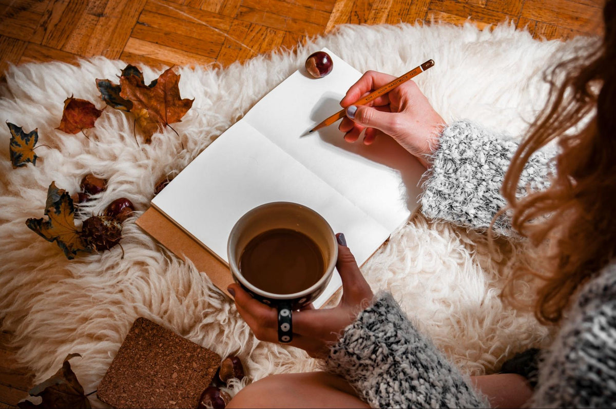 Jesienne hygge – jak urządzić dom w duńskim stylu przytulności