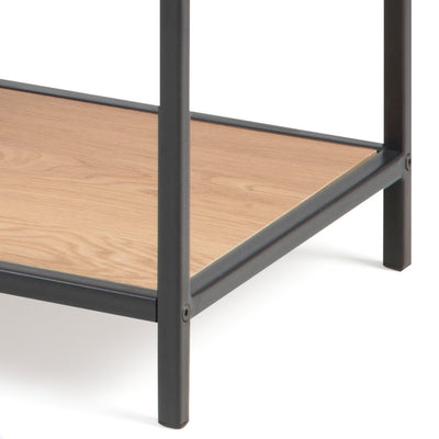 Skeleto-boekenkast 114x78 Wild Eiken – detail van de onderste plank en de vierkante poot van het zwarte frame