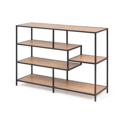 Skeleto-boekenkast 114x78 Wild Eiken, schuin gezien – lage boekenkast met asymmetrische planken op een zwart stalen frame